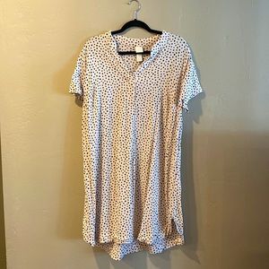 H&M shift dress • worn twice, so used but basically new • size M.